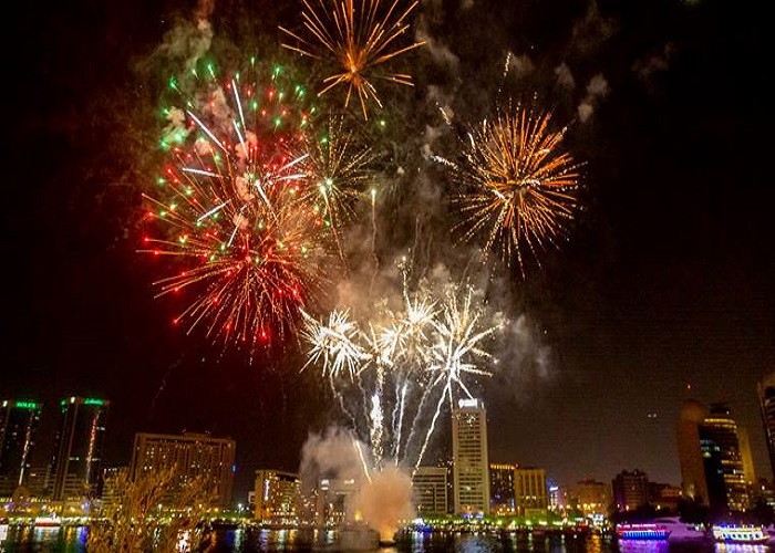 ਯੂ.ਏ.ਈ. ਨੇ ਖਾਸ ਅੰਦਾਜ਼ ''ਚ ਮਨਾਈ ਦੀਵਾਲੀ, ਵੀਡੀਓ