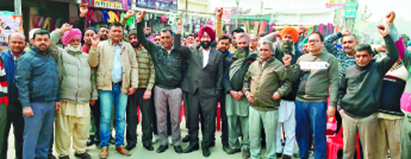 ‘ਬਰਨਾਲਾ ਬੱਸ ਸਟੈਂਡ ਬਚਾਓ’ ਸੰਘਰਸ਼ ਕਮੇਟੀ ਵਲੋਂ ਸਰਕਾਰ ਵਿਰੁੱਧ ਨਾਅਰੇਬਾਜ਼ੀ