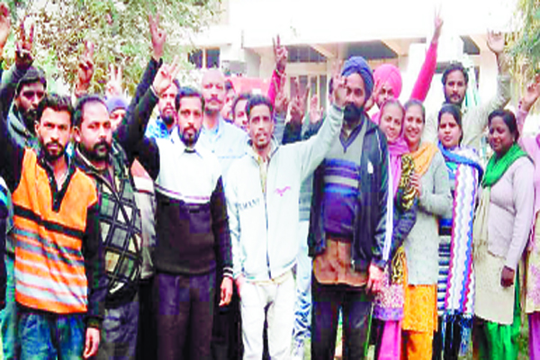 ਸਿਹਤ ਵਿਭਾਗ ਕੱਚਾ ਮੁਲਾਜ਼ਮ ਸੰਘਰਸ਼ ਕਮੇਟੀ ਵਲੋਂ ਪ੍ਰਗਟਾਇਆ ਰੋਸ