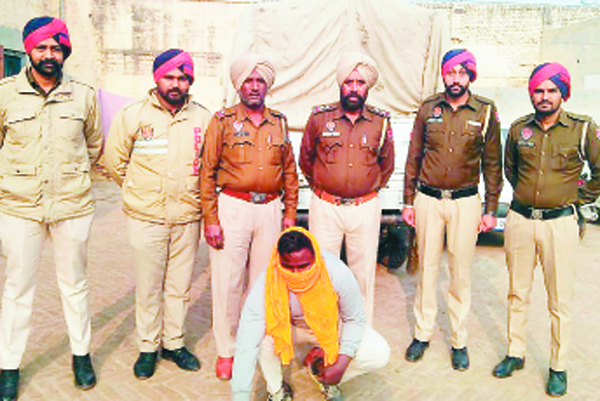 ਹਰਿਆਣਾ ਮਾਰਕਾ ਸ਼ਰਾਬ ਸਣੇ 6 ਕਾਬੂ, ਇਕ ਫਰਾਰ