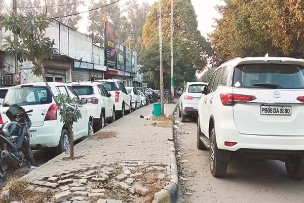 car market holders on main road