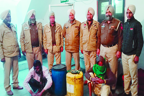 190 ਬੋਤਲਾਂ ਦੇਸੀ ਸ਼ਰਾਬ ਬਰਾਮਦ ਕਰ ਕੇ ਪਰਚੇ ਦਰਜ ਕੀਤੇ