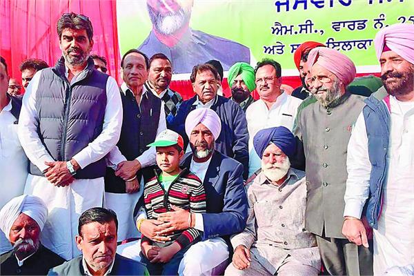 sri darbar sahib parkash singh badal apologies manpreet singh badal