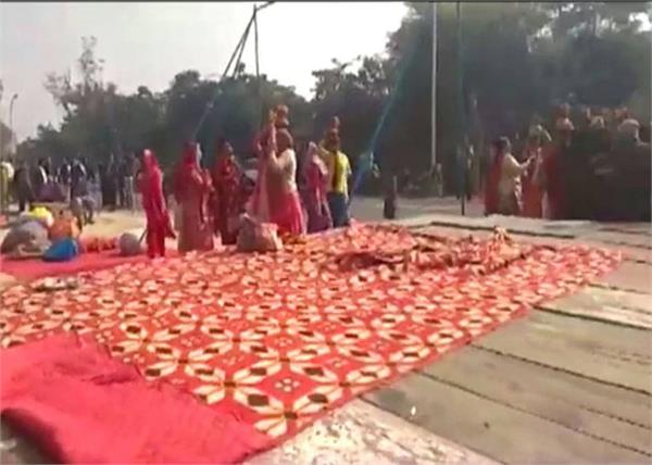 park namaz bhagwat katha noida