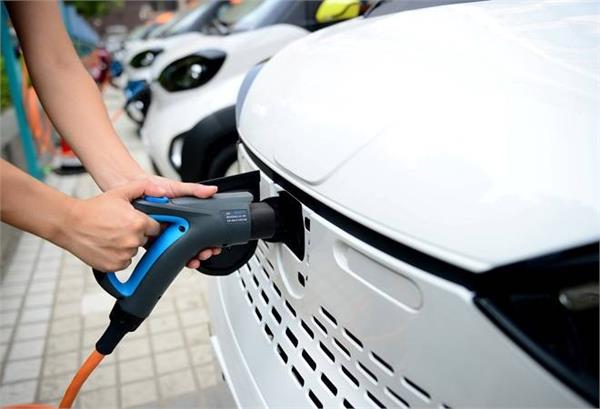 e cars to be provided to officers of all departments