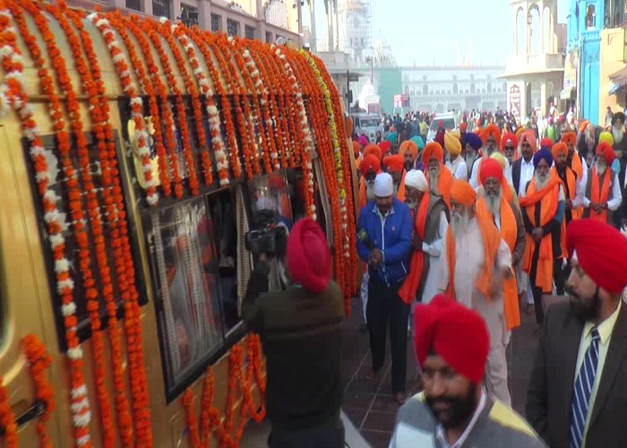 ਸ੍ਰੀ ਅਕਾਲ ਤਖਤ ਸਾਹਿਬ ਤੋਂ ਸੁਲਤਾਨਪੁਰ ਲੋਧੀ ਲਈ ਨਗਰ ਕੀਰਤਨ ਰਵਾਨਾ