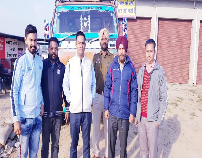 ਭਾਰੀ ਮਾਤਰਾ ''ਚ ਨਾਜਾਇਜ਼ ਸ਼ਰਾਬ ਬਰਾਮਦ