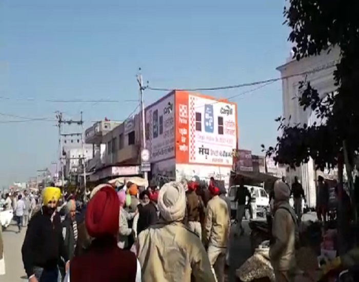 ਤਰਨਤਾਰਨ : ਨਾਮਜ਼ਦਗੀਆਂ ਨੂੰ ਲੈ ਕੇ ਆਪਸ 'ਚ ਭਿੜੇ ਕਾਂਗਰਸੀ