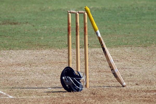 the death of a bowler on the field of a heart attack