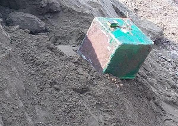 ied found near wullar srinagar