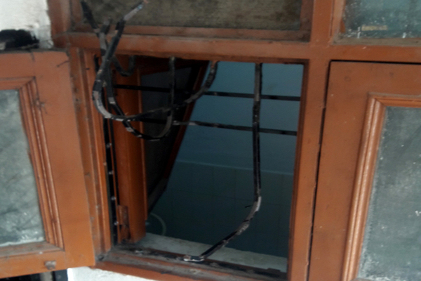 ਚੋਰਾਂ ਵੱਲੋਂ ਬੈਂਕ ਲੁੱਟਣ ਦੀ ਕੋਸ਼ਿਸ਼