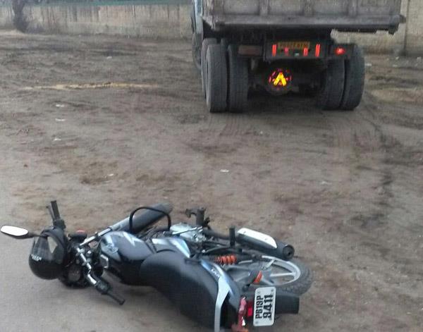 death of a person with a tipper collision