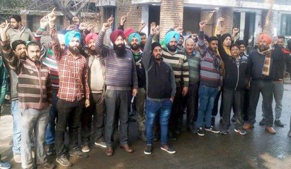 roadways employees shout slogans against the government by a rally rally