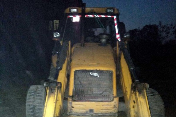 ਨਾਜਾਇਜ਼ ਮਾਈਨਿੰਗ ਕਰਦੀ ਜੇ. ਸੀ. ਬੀ. ਜ਼ਬਤ