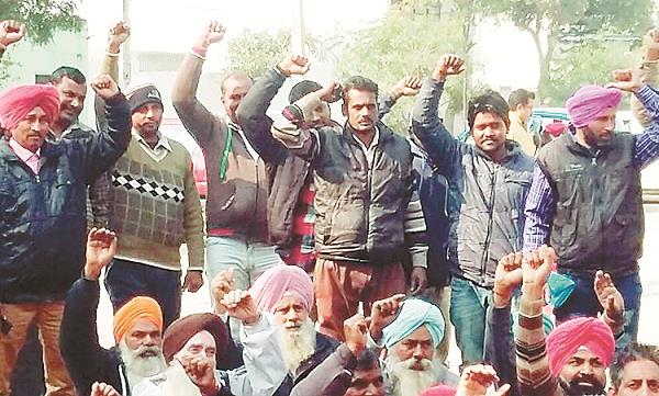 punjab manufacturing labor union scared against the government