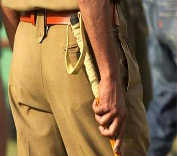 ਪੁਲਸ ਨੇ ਗੁਪਤ ਸੂਚਨਾ ਮਿਲਣ ''ਤੇ ਪਿੰਡ ਲੇਲੀਵਾਲਾ ਨੂੰ ਘੇਰੀ ਰੱਖਿਆ