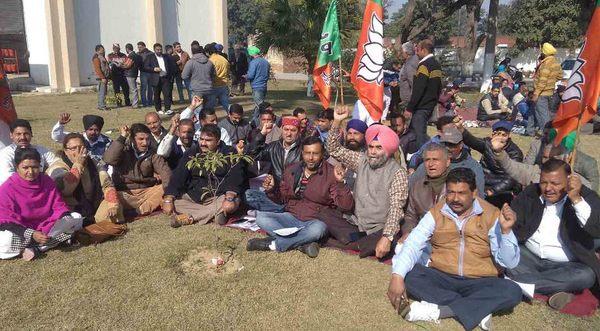 bjp gives dowry to the deputy commissioner  s office