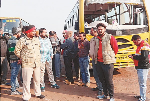 ਸਕੂਲੀ ਬੱਸਾਂ ਭਿੜੀਆਂ : ਵਾਲ-ਵਾਲ ਬਚੇ ਬੱਚੇ