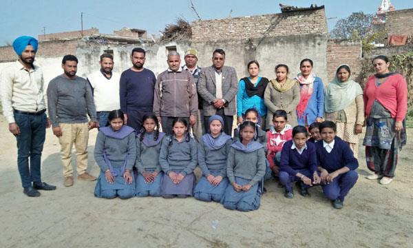 32 students at sarthali middle school  teacher only 1
