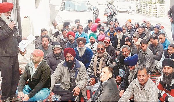 p  w  d  workers rally