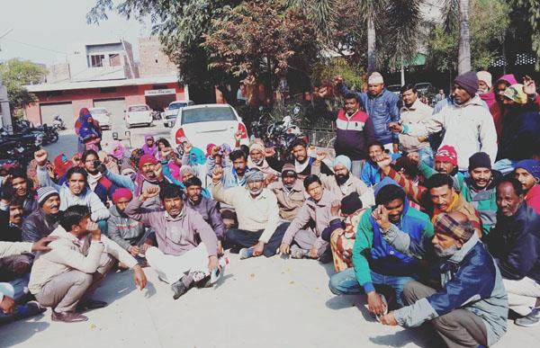 crude safai sevaks on the indefinite strike on time