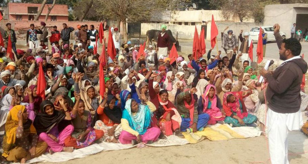 ਖੇਤ ਮਜ਼ਦੂਰਾਂ ਦਿੱਤਾ ਧਰਨਾ