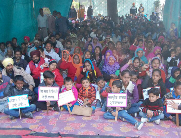 ਖੇਡਣ-ਕੁੱਦਣ ਦੀ ਉਮਰ ਵਿਚ ਸੰਘਰਸ਼ ਦੇ ਮੈਦਾਨ ''ਚ ਕੁੱਦਿਆ ਬਚਪਨ