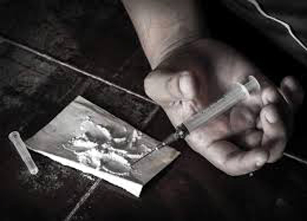 ''ਸਰਕਾਰਾਂ ਰੋਜ਼ਗਾਰ ਦਾ ਨਹੀਂ ਦਿੰਦੀਆਂ ਕੋਈ ਮੌਕਾ ਪਰ ਇਥੇ ਨਸ਼ਾ ਵਿਕਦੈ ਚੰਗਾ-ਚੋਖਾ''