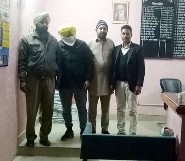 ਨਾਇਬ ਤਹਿਸੀਲਦਾਰ ਦਾ ਰੀਡਰ ਰਿਸ਼ਵਤ ਲੈਂਦਾ ਵਿਜੀਲੈਂਸ ਵੱਲੋਂ ਕਾਬੂ