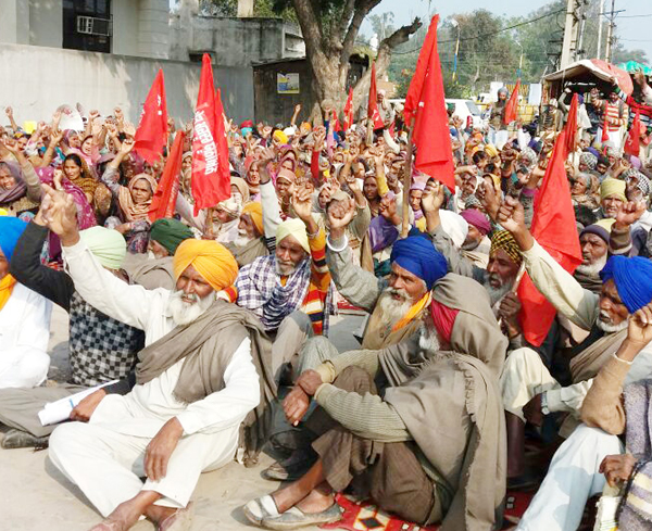 ਪੰਜਾਬ ਖੇਤ ਮਜ਼ਦੂਰ ਯੂਨੀਅਨ ਨੇ ਦਿੱਤਾ ਸਰਕਾਰ ਵਿਰੁੱਧ ਧਰਨਾ