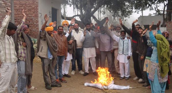 prime minister modi and r  s  s  influenced the effigy of
