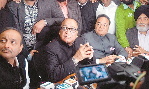 ਨਿਗਮ ਕੋਲ ਆਟੋ ''ਚ ਤੇਲ ਪੁਆਉਣ ਲਈ ਪੈਸੇ ਨਹੀਂ : ਜਗਦੀਸ਼ ਰਾਜਾ