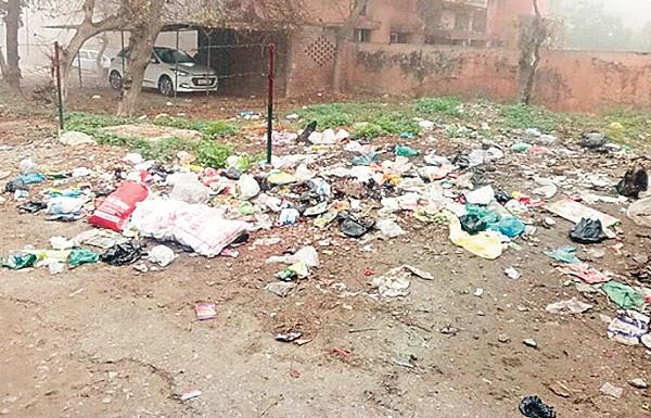 dirt and garbage dump in the hospital despite
