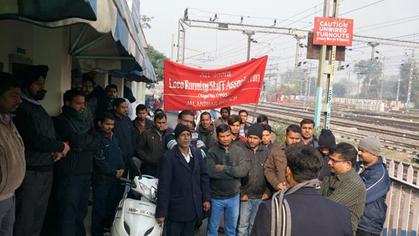 railway workers launch protests in new year