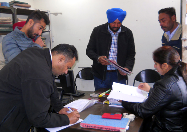 ਵਿਜੀਲੈਂਸ ਨੇ ਕਮਰਿਆਂ ਦੀਆਂ ਸੀਲਾਂ ਖੋਲ੍ਹ ਕੇ ਖੰਗਾਲਿਆ ਰਿਕਾਰਡ