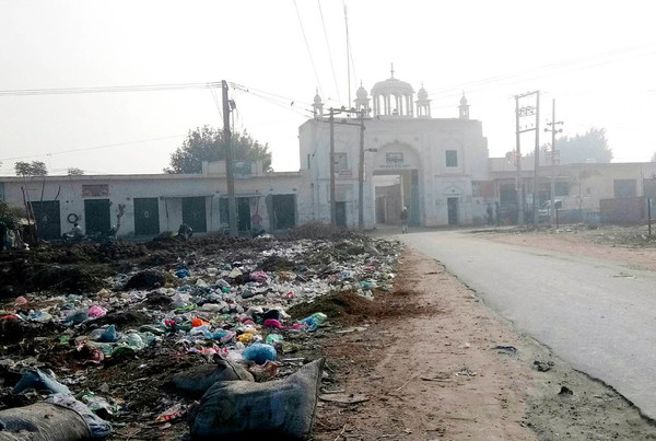 ਇਤਿਹਾਸਕ ਮਹੱਤਤਾ ਨੂੰ ਢਾਅ ਲਾ ਰਹੇ ਗੰਦਗੀ ਦੇ ਢੇਰ