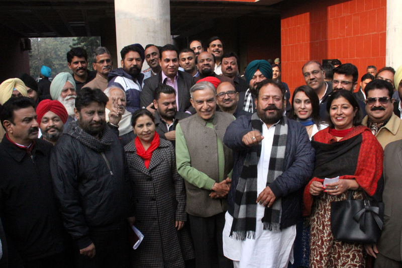 ਮੇਅਰ ਲਈ ਕਾਂਗਰਸ ਨੇ ਬਬਲਾ ਨੂੰ ਉਤਾਰਿਆ ਮੈਦਾਨ ''ਚ, ਭਾਜਪਾ ਅੱਜ ਤੈਅ ਕਰੇਗੀ ਨਾਂ