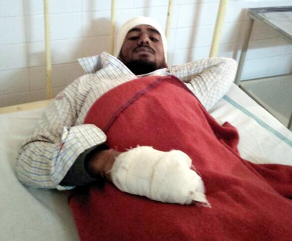 2 injured in road accident