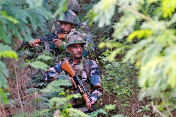 terrorists and police between firing in anantnag