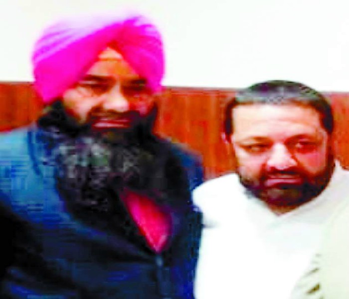 ਵਿੱਕੀ ਗੌਂਡਰ ਦੇ ਮਾਮਲੇ ''ਚ ਉਸ ਦੇ ਮਾਮੇ ਗੁਰਤੇਜ ਸਿੰਘ ਤੋਂ ਹੋਵੇ ਪੁੱਛਗਿੱਛ : ਮੱਖਣ ਸ਼ਰਮਾ