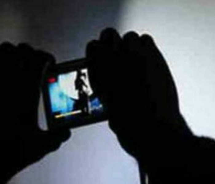 ਮੋਬਾਇਲ ''ਤੇ ਅਸ਼ਲੀਲ ਸੰਦੇਸ਼ ਭੇਜਣ ਤੇ ਗਾਲੀ-ਗਲੋਚ ਕਰਨ ਵਾਲੇ ਪਤੀ ਵਿਰੁੱਧ ਕੇਸ ਦਰਜ