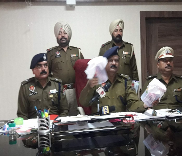 ਪਿੰਡ ਬਾਦਲ ਨੇੜੇ ਹੋਈ 4 ਲੱਖ 80 ਹਾਜ਼ਰ ਦੀ ਲੁੱਟ-ਖੋਹ ਦਾ ਪਰਦਾ ਫਾਸ਼
