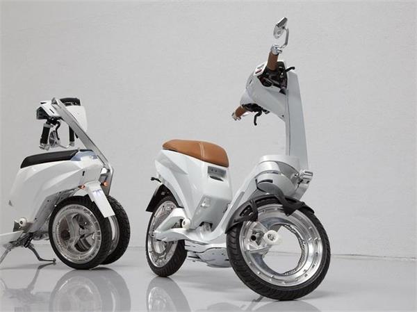 this electric scooter can be folded in just 5 seconds mileage 125 km