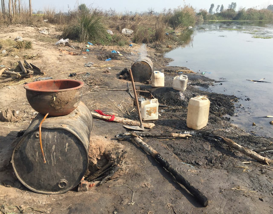 ਚਾਲੂ ਭੱਠੀਆਂ ਅਤੇ ਹਜ਼ਾਰਾਂ ਲੀਟਰ ਲਾਹਣ ਬਰਾਮਦ