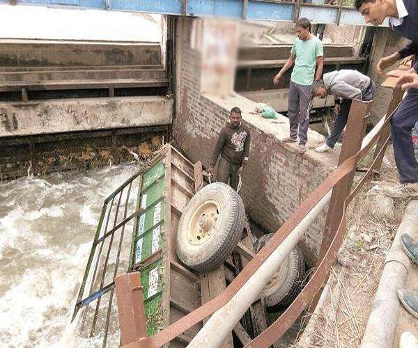 canal in turned painful death of 3