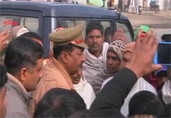 police personnel smashed the mosque