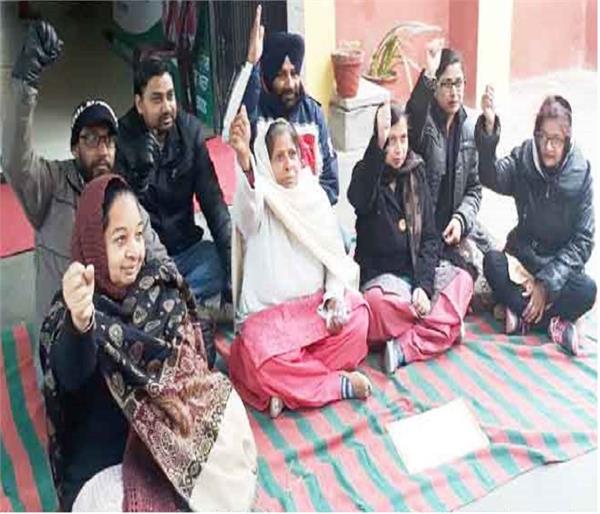 ex employees  dharna