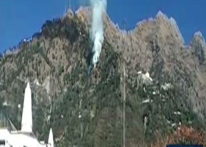 ਮਾਤਾ ਵੈਸ਼ਣੋ ਦੇਵੀ : ਅਰਧਕੁਆਰੀ ਦੇ ਨਜ਼ਦੀਕ ਜੰਗਲਾਂ ''ਚ ਲੱਗੀ ਅੱਗ