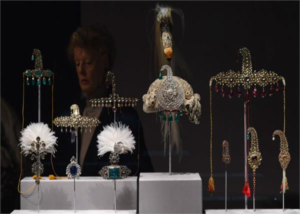 venice palace exhibition in indian jewels stolen