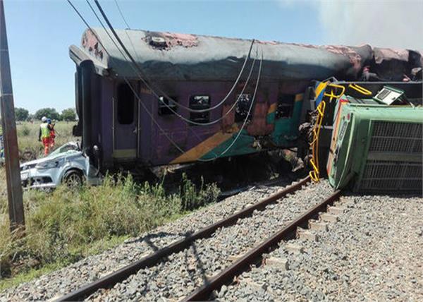 4 killed in south africa train tragedy
